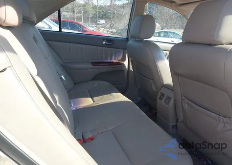 2005 Toyota Camry Xle V6 z USA, uszkodzony, nr VIN 4T1BF30K75U597301